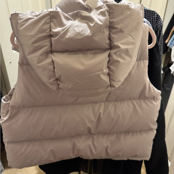 lululemon Puffer Vest in Light Gray - Picture 2 of 3